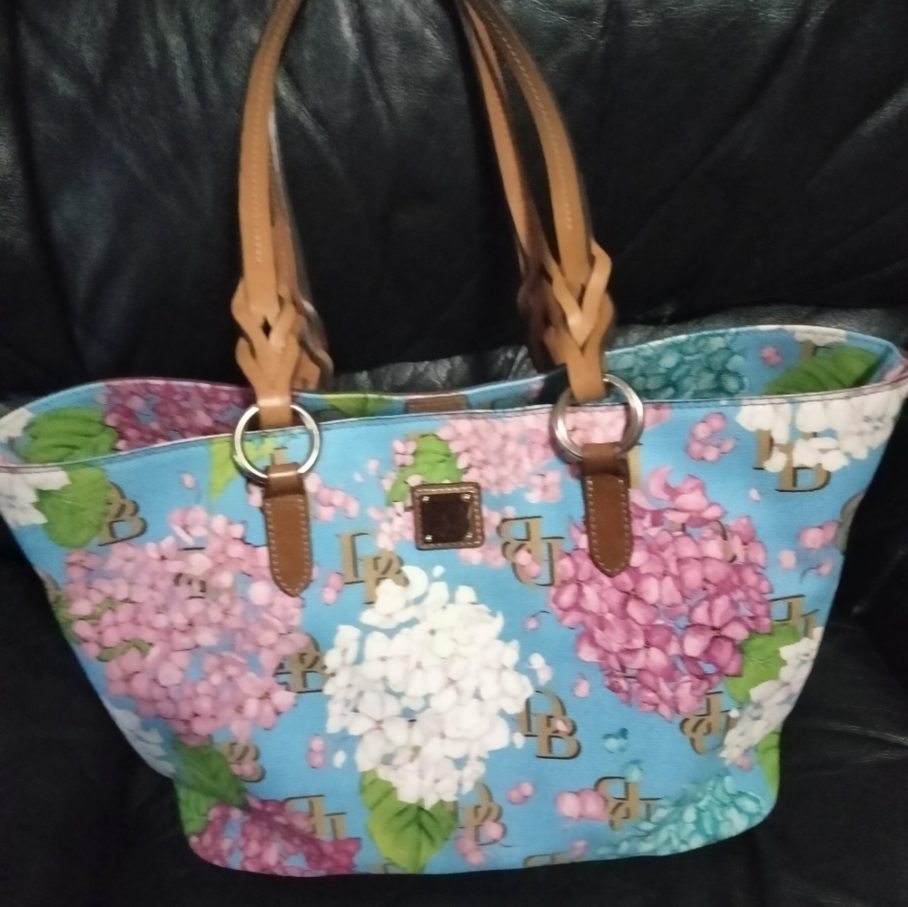 Hydrangea Monogram Nelly Tote Dooney&Bourke Handbag - Picture 6 of 9
